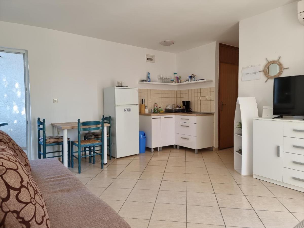 Apartment Aqua Near The *