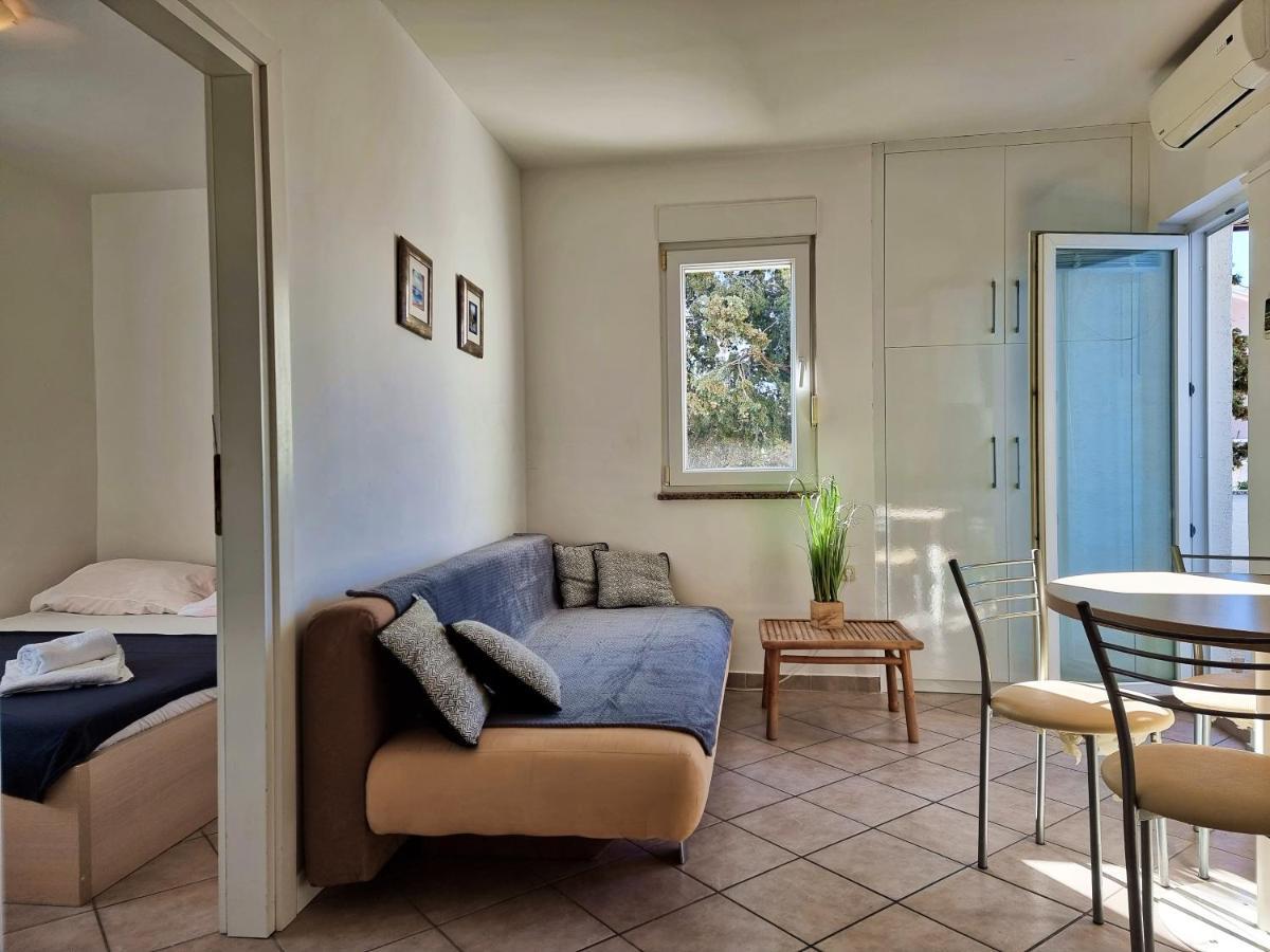Apartment Aqua Near The *